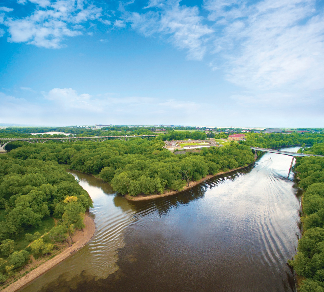 A river with trees around it

AI-generated content may be incorrect.